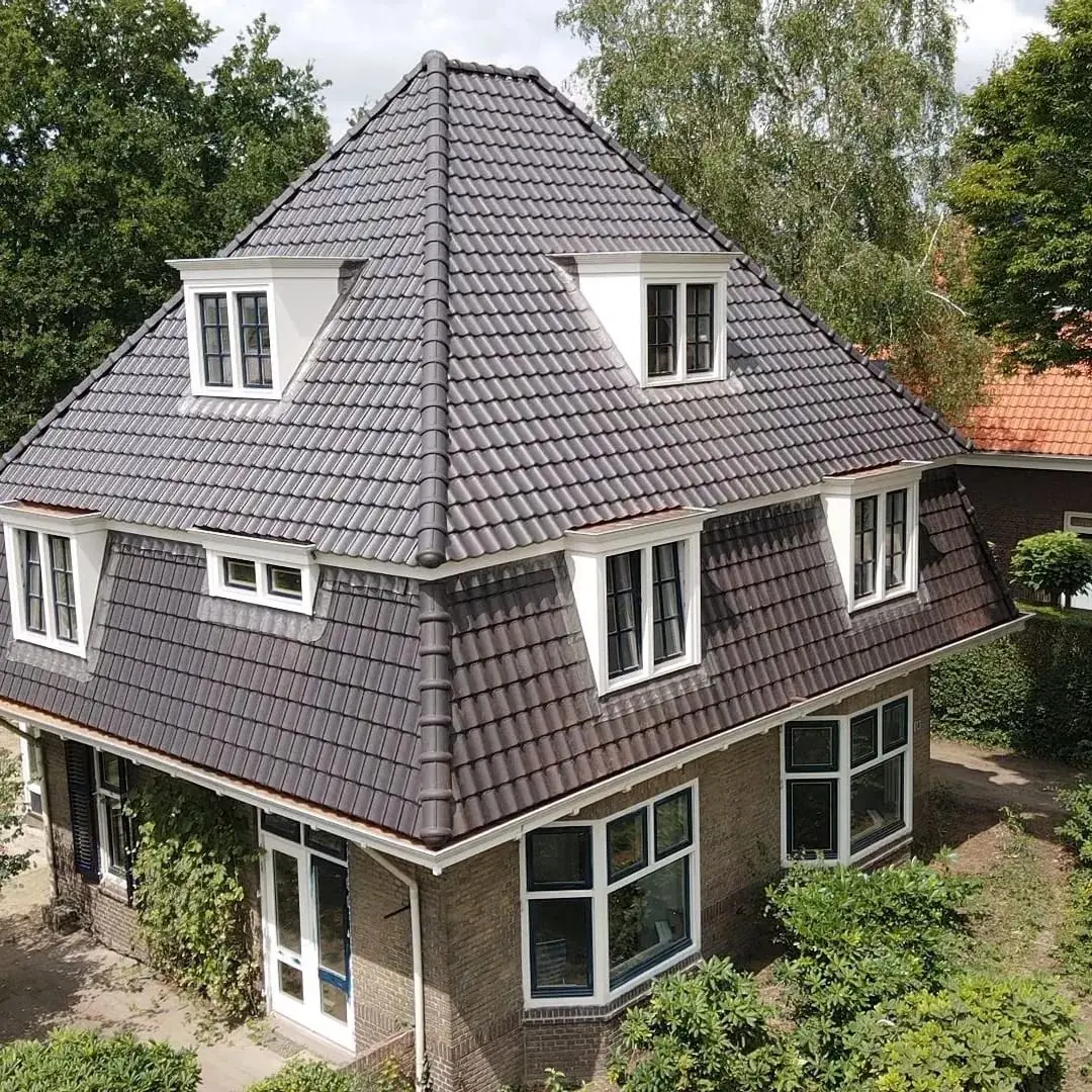 Complete dakrenovatie van een villa met dakwerk
