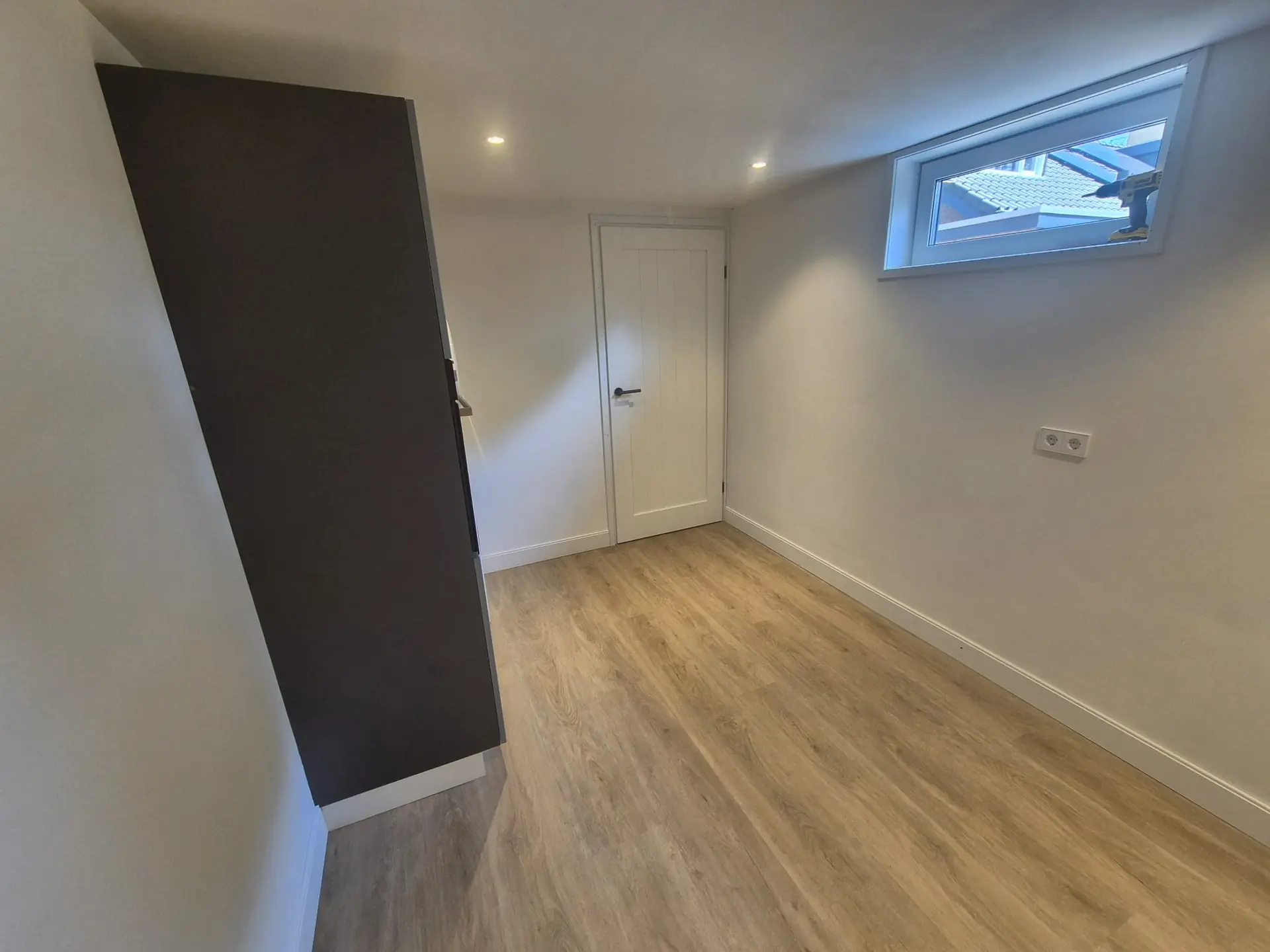 Zolder verbouwd tot volwaardige kamer